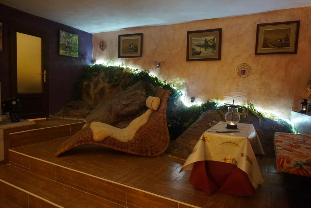 Hotel Lantica Roccia à Manzanares El Real Extérieur photo