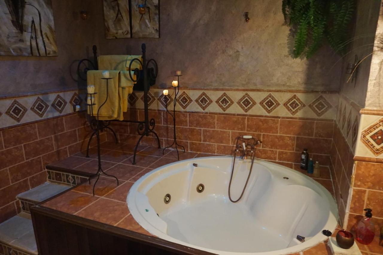 Hotel Lantica Roccia à Manzanares El Real Extérieur photo