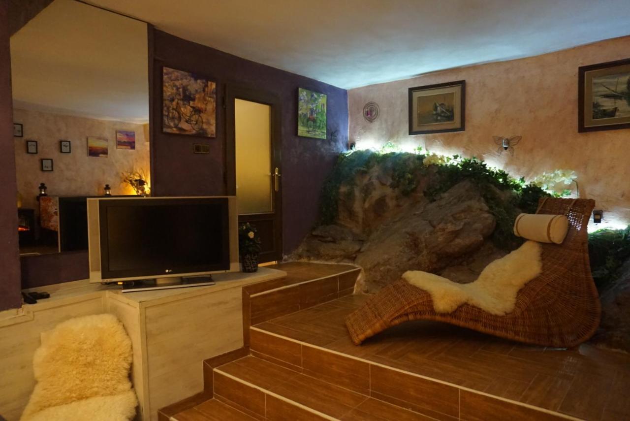 Hotel Lantica Roccia à Manzanares El Real Extérieur photo