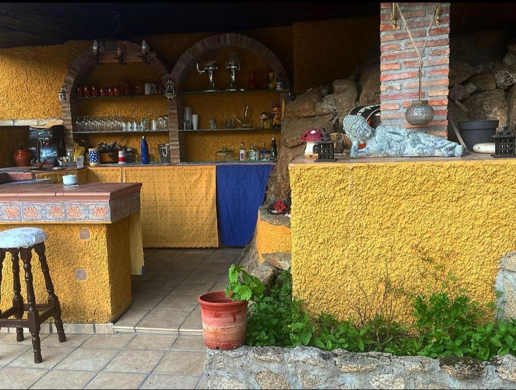 Hotel Lantica Roccia à Manzanares El Real Extérieur photo